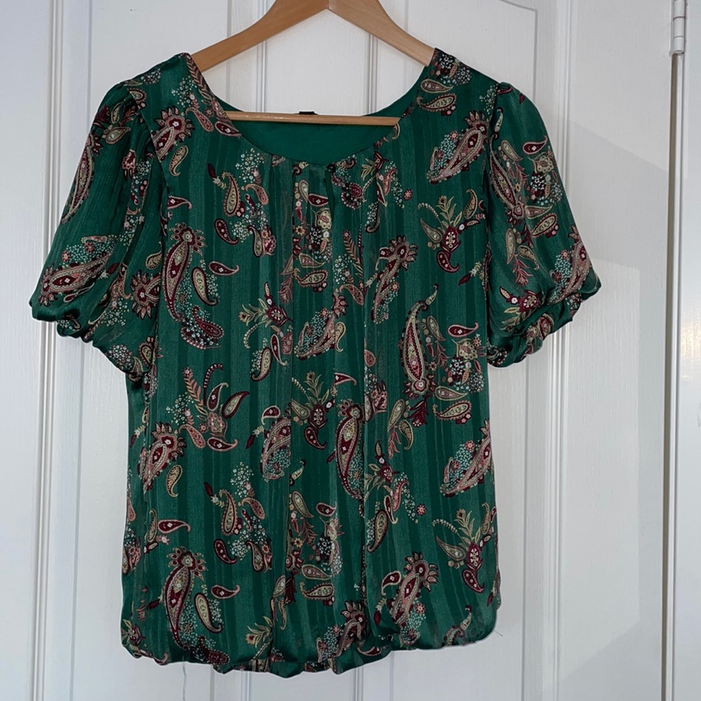 (T13) Green Paisley Print top